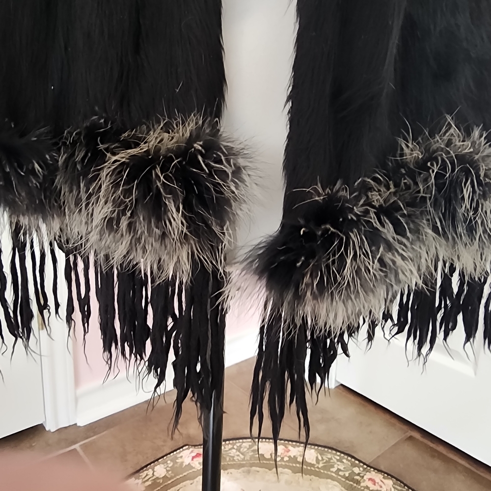 Elegant Black Faux Fur Scarf - Picture 2 of 5